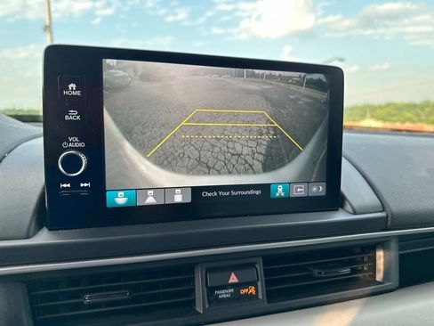 Used 2025 Honda Pilot EX-L image 18