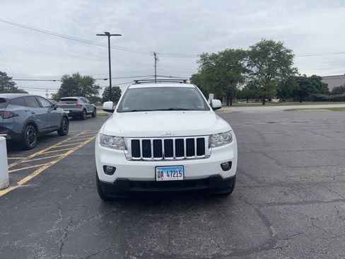 Used 2013 Jeep Grand Cherokee Laredo w/ Laredo E Group AWD/4WD image 9