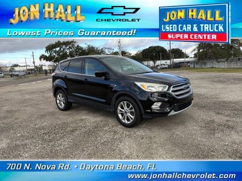Used 2017 Ford Escape SE image 16