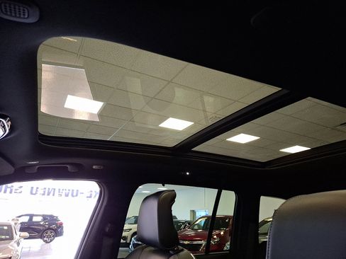 Certified 2024 Jeep Grand Cherokee Overland w/ Luxury Tech Group IV image 14