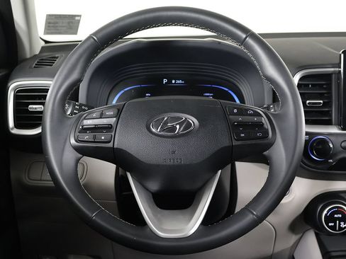 Certified 2026 Hyundai Venue SEL FWD image 32