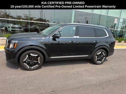 Certified 2025 Kia Telluride S FWD image 3