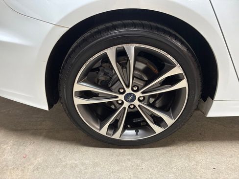 Used 2019 Ford Fusion Titanium image 5