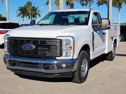Certified 2023 Ford F250 XL w/ XL Chrome Package image 3
