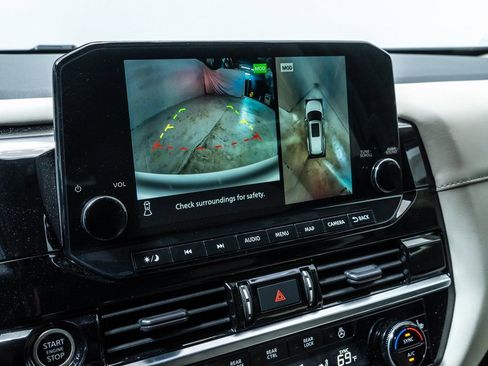 Used 2022 Nissan Pathfinder SL w/ SL Premium Package image 17