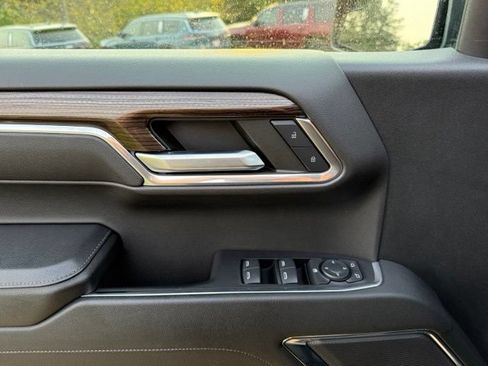 Used 2023 Chevrolet Silverado 1500 LT AWD/4WD image 15