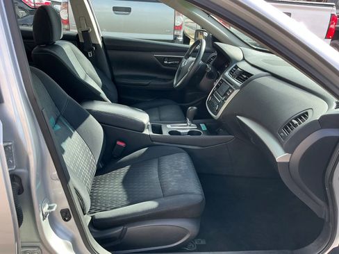 Used 2017 Nissan Altima 2.5 S w/ Power Driver Seat Package FWD image 12