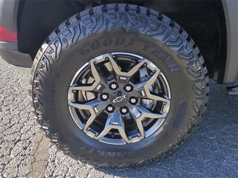 Used 2026 Chevrolet Colorado ZR2 w/ Technology Package image 10