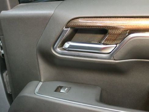 Used 2023 Chevrolet Silverado 1500 LT image 13