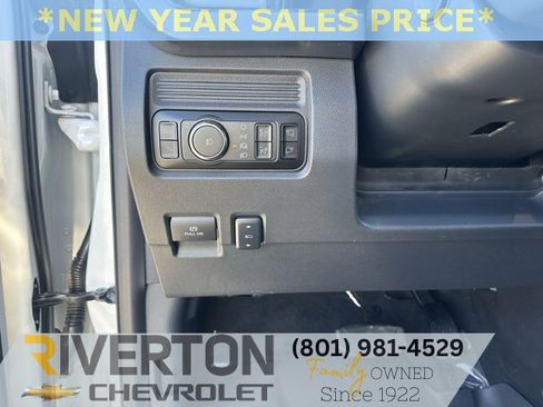 Used 2025 Ford F350 Platinum image 4