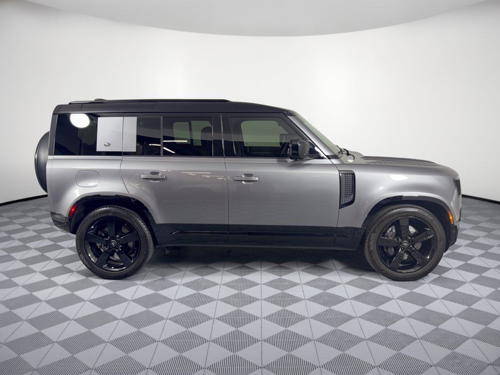 Used 2024 Land Rover Defender 110 X-Dynamic SE AWD/4WD image 8