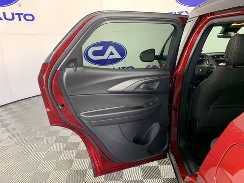 Used 2023 Chevrolet TrailBlazer RS FWD image 30