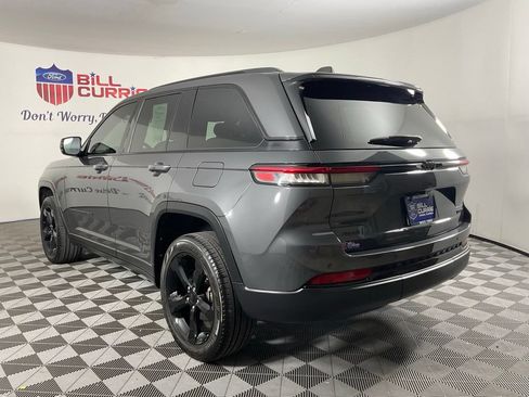 Used 2024 Jeep Grand Cherokee Limited w/ Black Appearance Package AWD/4WD image 5