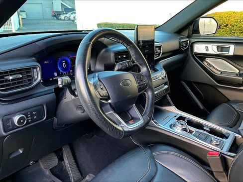 Used 2020 Ford Explorer ST w/ ST Street Pack image 18