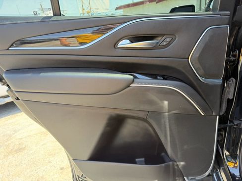 Used 2022 Cadillac Escalade Sport RWD image 12