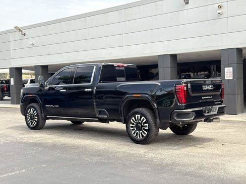 Used 2025 GMC Sierra 2500 Denali Ultimate w/ Max Trailering Package AWD/4WD image 9