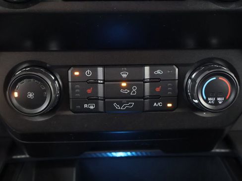 Used 2019 Ford F150 XLT w/ Equipment Group 302A Luxury AWD/4WD image 46