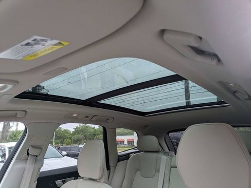 Certified 2024 Volvo XC60 B5 Plus w/ Protection Package Premier AWD/4WD image 24