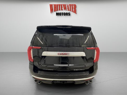 Used 2021 GMC Yukon XL Denali w/ Denali Premium Package image 3