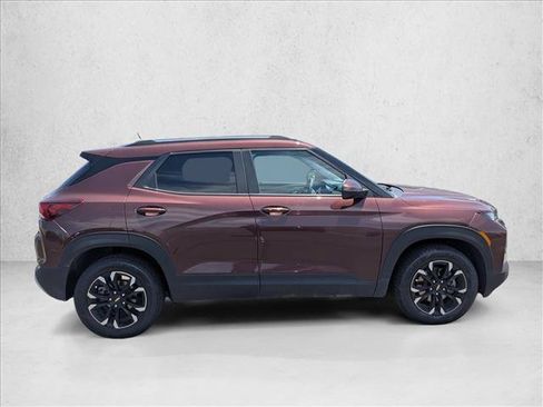 Used 2022 Chevrolet TrailBlazer LT w/ Convenience Package FWD image 4