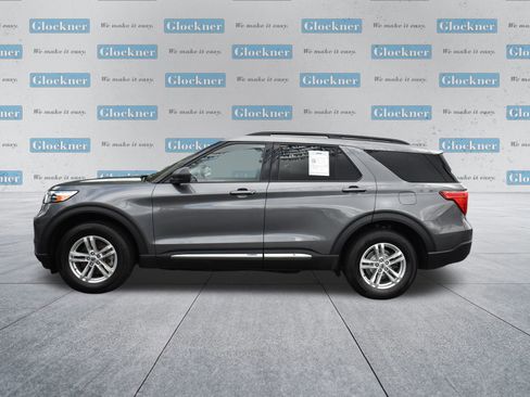Used 2023 Ford Explorer XLT w/ Equipment Group 202A AWD/4WD image 9