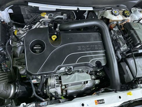 Used 2024 Chevrolet Equinox LS image 29