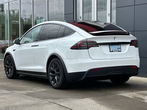 Used 2023 Tesla Model X image 5