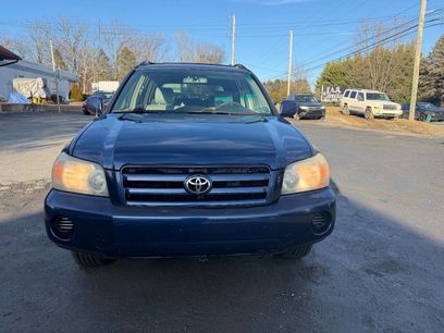 Used 2005 Toyota Highlander 4WD V6 w/ 3rd Row