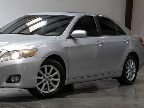 Used 2010 Toyota Camry XLE FWD image 8