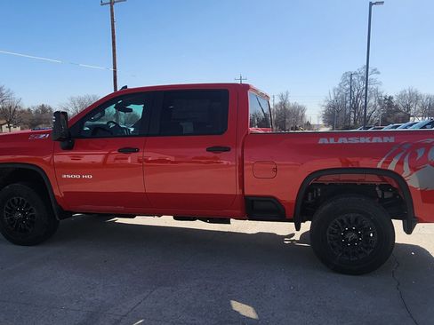 New 2026 Chevrolet Silverado 3500 W/T image 9