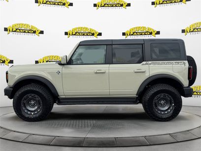 New 2025 Ford Bronco Outer Banks w/ Sasquatch Package