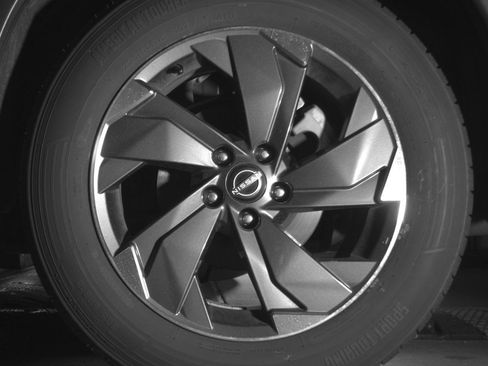 Used 2025 Nissan Rogue SV FWD image 14