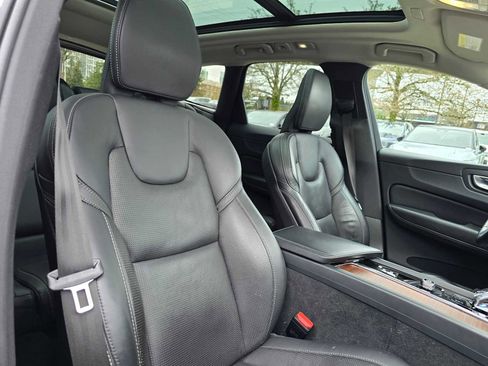 Certified 2023 Volvo XC60 B5 Ultimate image 11