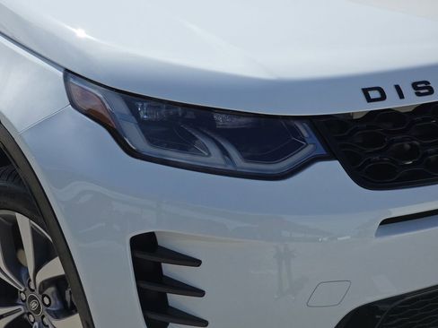 New 2026 Land Rover Discovery Sport Landmark image 32