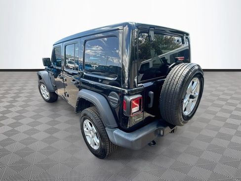 Used 2022 Jeep Wrangler Unlimited Sport w/ Sun And Sound Package AWD/4WD image 8