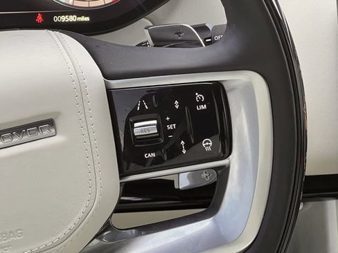 Used 2025 Land Rover Range Rover Long Wheelbase Autobiography image 13