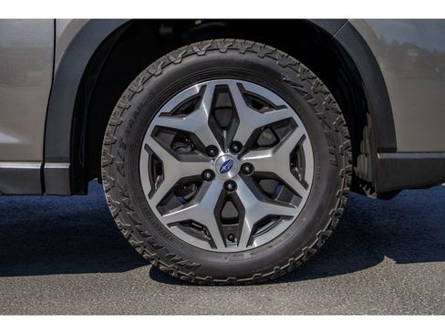 Used 2020 Subaru Forester Premium AWD/4WD image 9