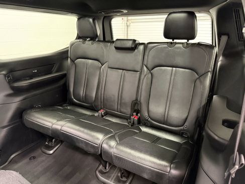 Used 2024 Jeep Wagoneer Series II AWD/4WD image 15