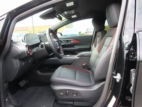 Certified 2024 Chevrolet Equinox EV RS image 12