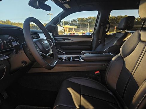 New 2025 Jeep Wagoneer Series II w/ Premium Group I image 8