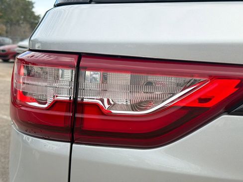 Used 2021 Chevrolet Traverse RS image 10