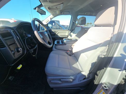 Used 2018 Chevrolet Silverado 1500 Custom w/ Custom Value Package image 11