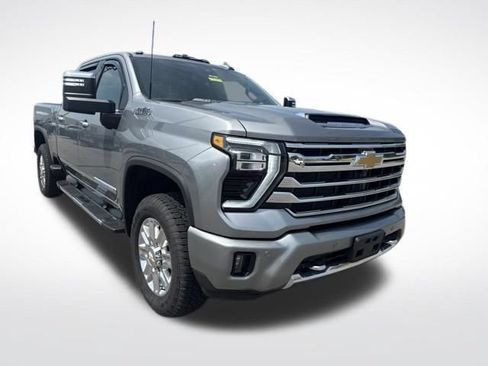 Used 2025 Chevrolet Silverado 3500 High Country AWD/4WD image 7