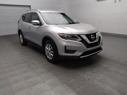 Used 2017 Nissan Rogue SV w/ SV Family Package FWD image 13