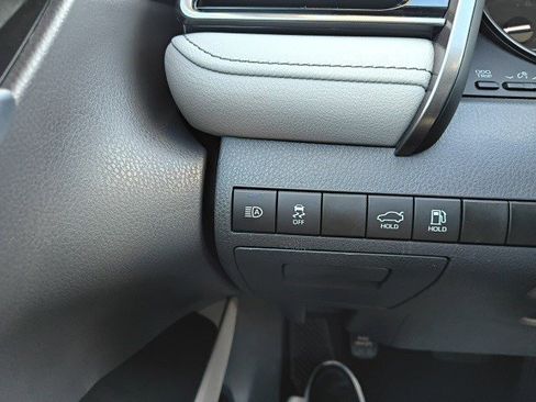 Used 2023 Toyota Camry SE image 21