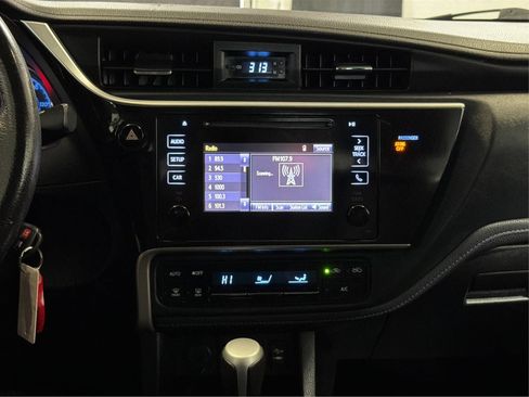 Used 2018 Toyota Corolla SE w/ Protection Package FWD image 17