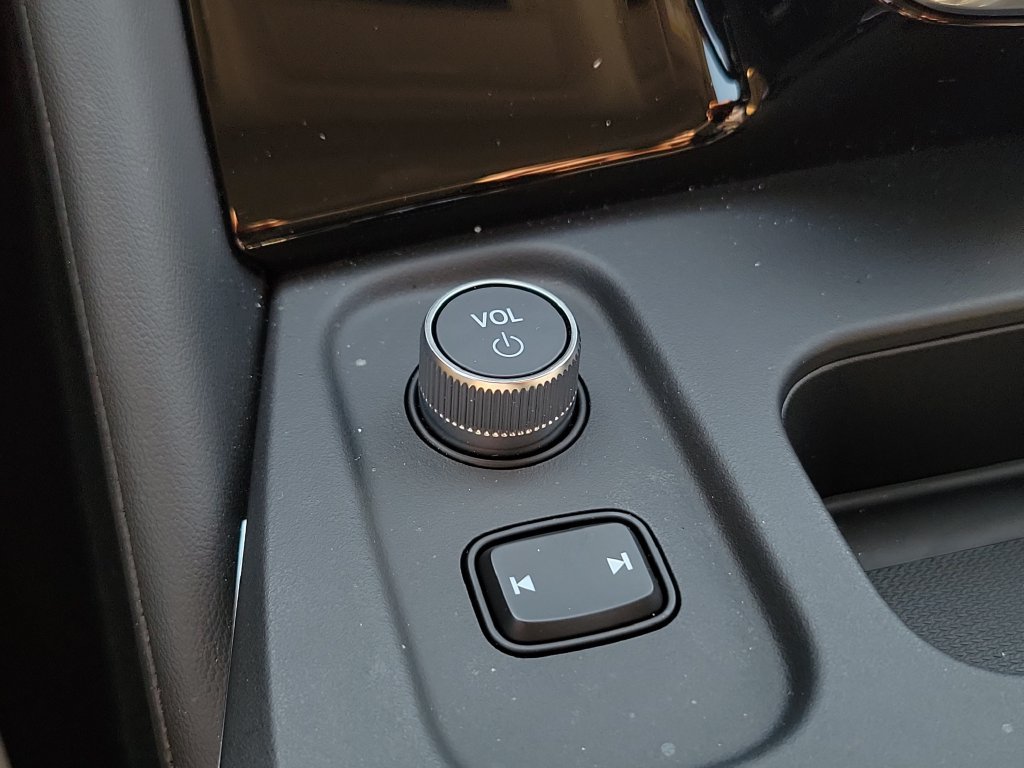 Certified 2026 Acura MDX w/ Technology Package FWD image 29
