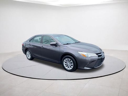 Used 2015 Toyota Camry LE FWD image 7