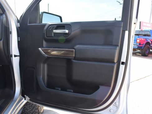 Used 2019 Chevrolet Silverado 1500 LT image 16