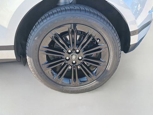 Used 2025 Land Rover Range Rover Evoque S image 41